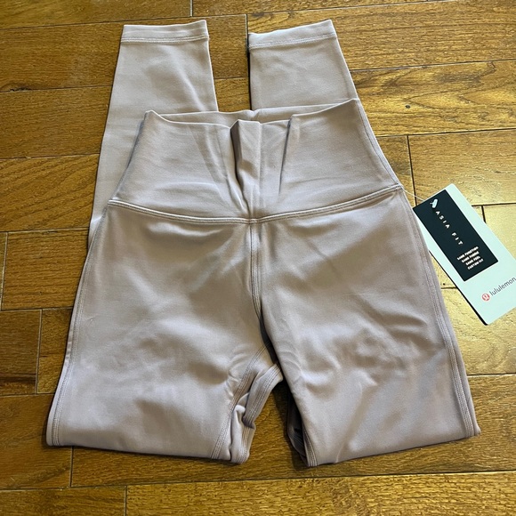 lululemon athletica Pants - NWT! Lululemon twilight rose align pant